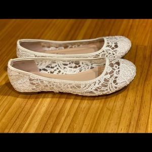 Laced flats. Size 7